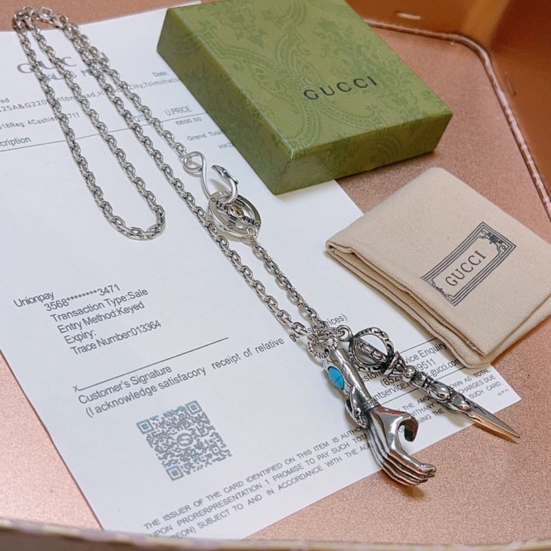 G*u*i necklaces